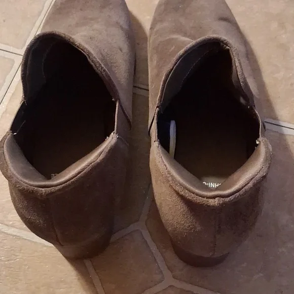 Kenneth Cole Womens Brown Suede Shoes - Picture 4 of 6